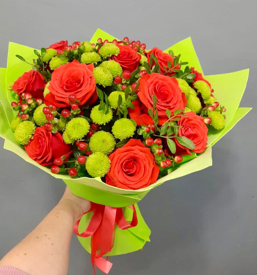 Букет цветов из: Хризантемы и Розы в Игарке