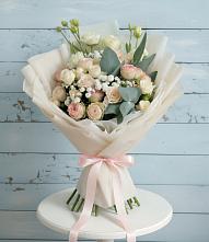 Букет цветов из:  Розы и Лизиантусы #REPLACE_PRED# Игарке