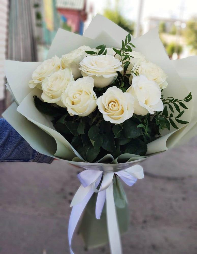 Букет Белые розы Проуд в Игарке