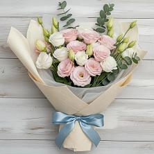 Букет цветов из:  Лизиантусы в Игарке