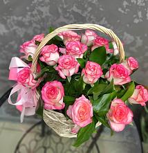 Цветочная композиция из Розы в корзине в Игарке