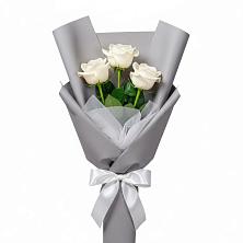 Букет 3 белые розы в Игарке