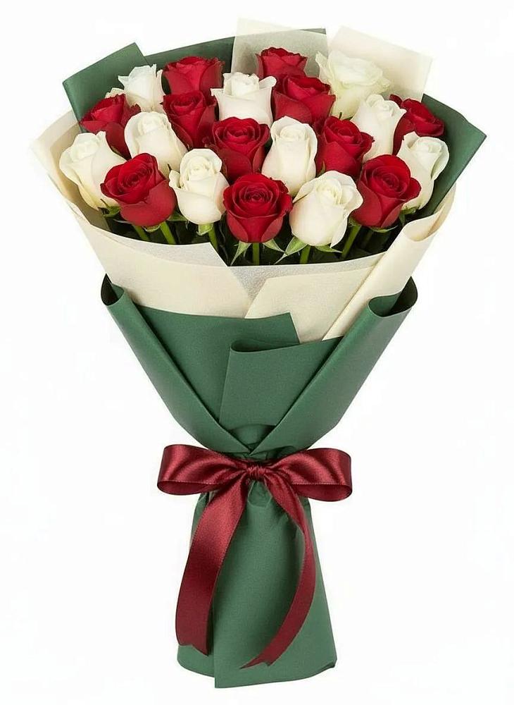 Букет Микс из красных и белых роз в Игарке