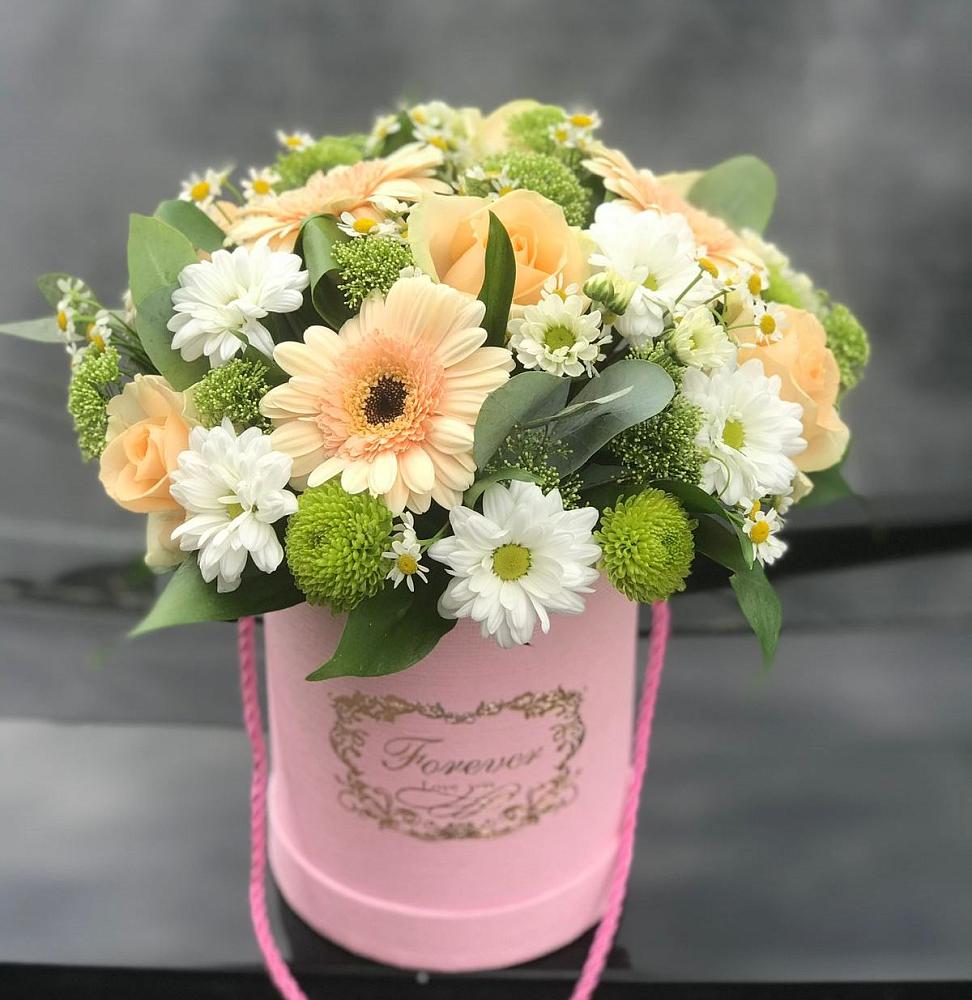 Цветочная композиция из Розы, Герберы и Хризантемы в шляпной коробке в Игарке